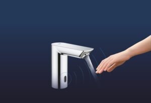 GROHE 36451000 Mitigeur Lavabo Infrarouge avec Limiteur de Temperature, BAU Cosmopolitan E, Chrome (Import Allemagne)