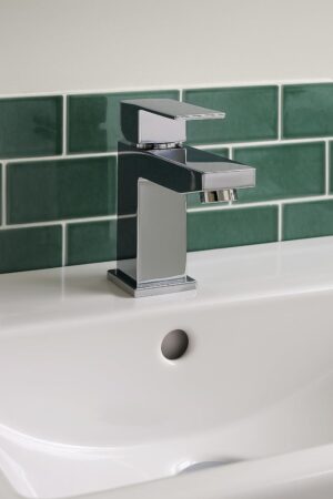 Edge Robinet mitigeur moderne chrome pour salle de bain Robinet a levier unique avec design carre, construction en laiton durable,