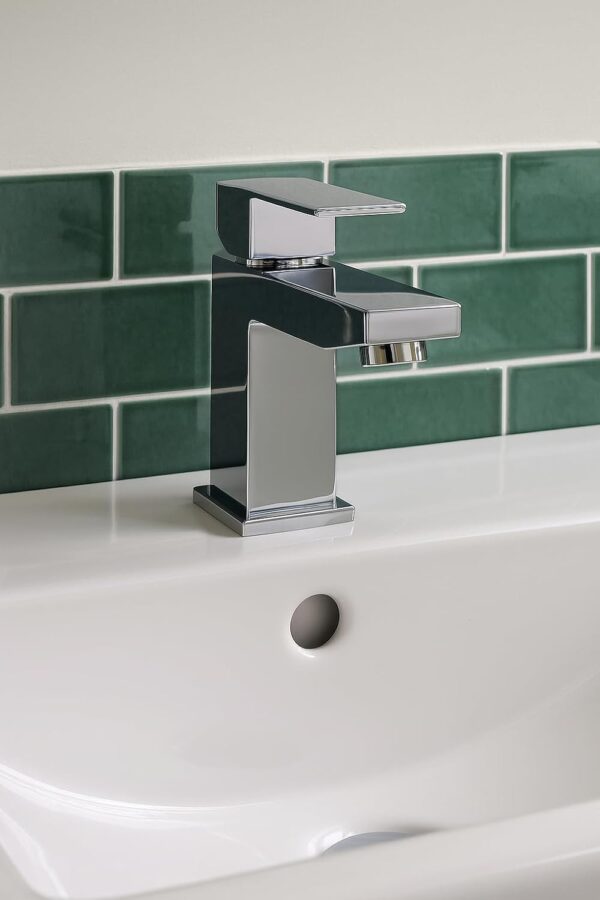 Edge Robinet mitigeur moderne chrome pour salle de bain Robinet a levier unique avec design carre, construction en laiton durable,