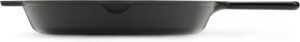 Amazon Basics Poele a frire en fonte pre-enduite, 38.9 cm, Noir