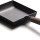 YYMIYU Tamagoyaki Poele a omelette japonaise en fonte avec poignee en bois 23 x 18 cm
