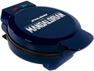51ukZr7uxhL._AC_SL1131_.jpg Uncanny Brands Star Wars The Mandalorian Grogu (Baby Yoda) Gaufrier Faire des gaufres Grogu pour petit dejeuner Appareil de cuis
