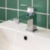 Edge Robinet mitigeur moderne chrome pour salle de bain Robinet a levier unique avec design carre, construction en laiton durable,