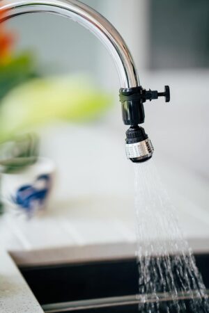 Eco-flow Tucana Adaptateur de robinet Aerateur de robinet a deux fonctions debit de douche avec rotation a 360 Economie d'eau