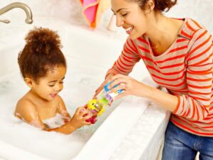 71nxxu4Mm4L._AC_SL1200_.jpg Jouets de bain bébé Munchkin 3-en-1 Wonder Waterway 6 mois