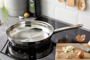 Poêle acier inoxydable 28 cm WMF argent