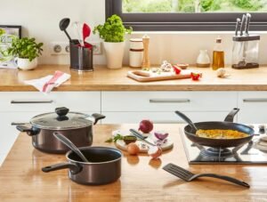 Tefal Faitout 24 cm (4,7 L) couvercle verre, Tous feux sauf induction, Revetement antiadhesif, Fabrique en France, Easy Cook Cle