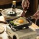 YYMIYU Tamagoyaki Poele a omelette japonaise en fonte avec poignee en bois 23 x 18 cm