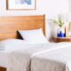 Linenspa 40 x 60 cm Oreiller en flocons de mousse a memoire de forme - paquet de 2, Blanc