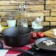 4BIG.fun Faitout en fonte avec couvercle Ø 28 cm - 6 l - Casserole Traditionnelle en Fonte 2 en 1 - Cocotte en Fonte avec Couvercle
