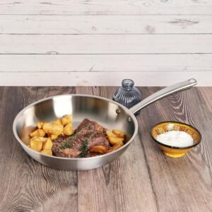 KAMBERG - Poele Ø28 cm en Acier Inoxydable 1810 Triply - Sans PFAS - Tous feux dont induction et four - 0008272, Gris